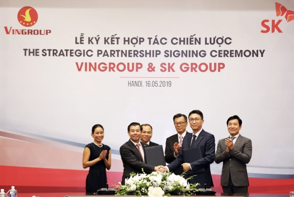 SK그룹이 베트남 빈그룹 지주회사 지분 약 6.1%를 10억달러에 매입하는 계약을 체결했다.   ⓒSK그룹