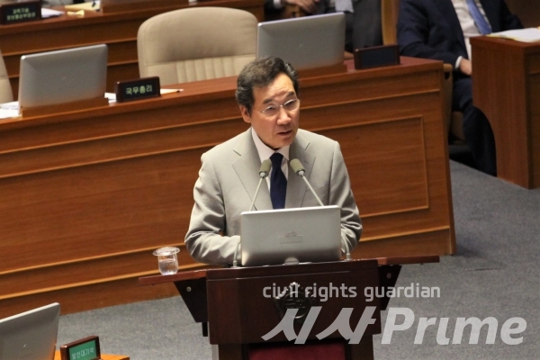 9일 국회대정부 질문에서 답변하고 있는 이낙연 국무총리  ⓒ국회기자단 김정현 기자