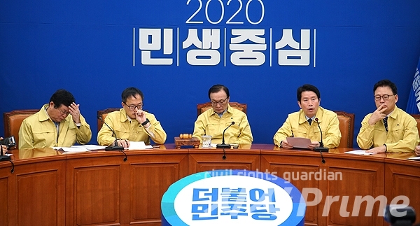 [시사프라임 / 임문식 기자] 더불어민주당 이인영 원내대표가 21일 국회에서 열린 최고위원회의에서 발언하고 있다. 