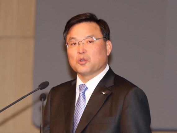 구본환 인천국제공항공사 신임 사장이 2019년 4월 16일 공사 대강당에서 열린 취임식에서 말하고 있다. ⓒ인천국제공항공사