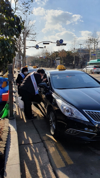 택시 코로나19 방역지침 준수여부 점검.  ⓒ과천시