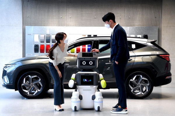 현대차그룹, 인공지능 서비스 로봇 ‘DAL-e’ 공개