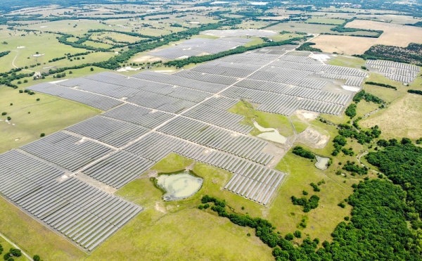 한화큐셀이 2021년 건설한 미국 텍사스주 168MW 태양광 발전소.  ⓒ한화큐셀