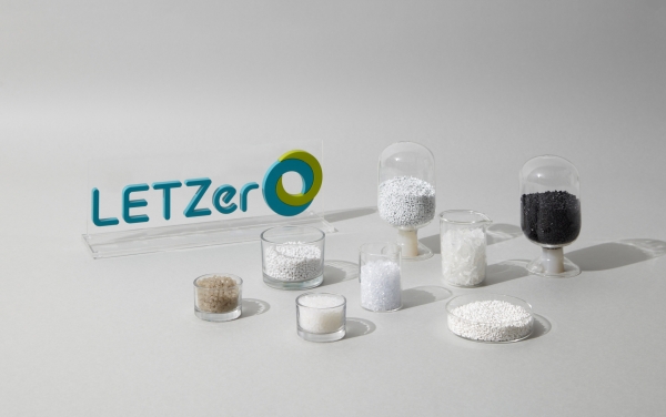 LG화학의 친환경 브랜드 LETZero가 적용된 재활용(PCR, Post-Consumer Recycle) 소재 제품들.   ⓒLG화학