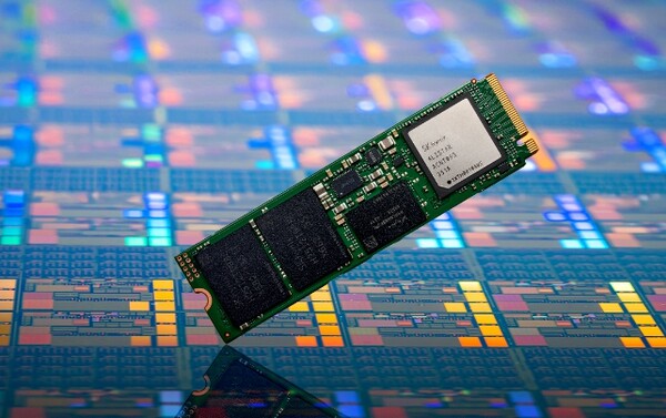 SK하이닉스의 PC OEM향 PCIe 5세대 SSD ‘PCB01’  [사진=SK하이닉스]